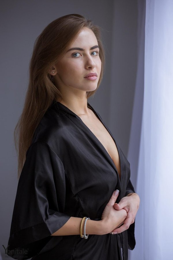 Александра, 23